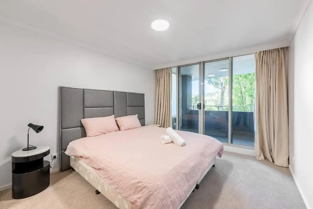 Serain Apartment On Northbourne Ave Canberra 0*,